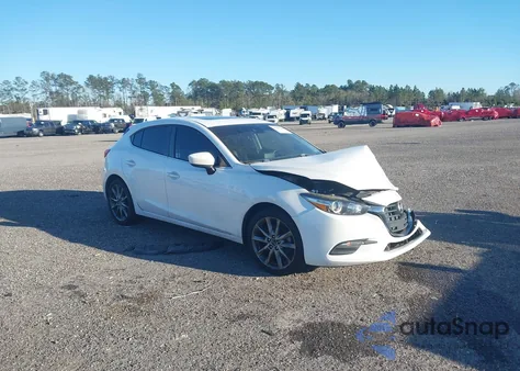 2018 Mazda Mazda3 Touring z USA, uszkodzony, nr VIN 3MZBN1L36JM267841